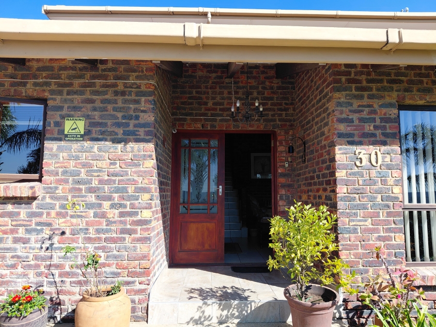 5 Bedroom Property for Sale in Heuwelkruin Eastern Cape